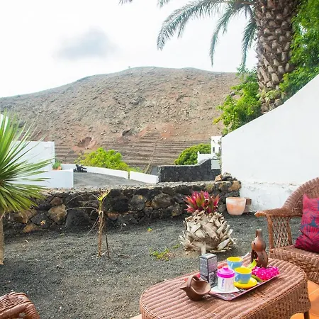 Rural Yeyo House In The Volcano Crater Ferienhaus Tinguaton